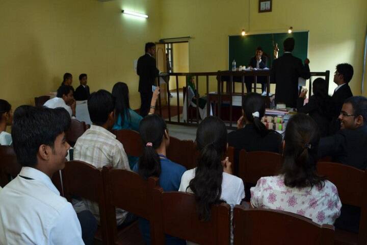 moot-court
